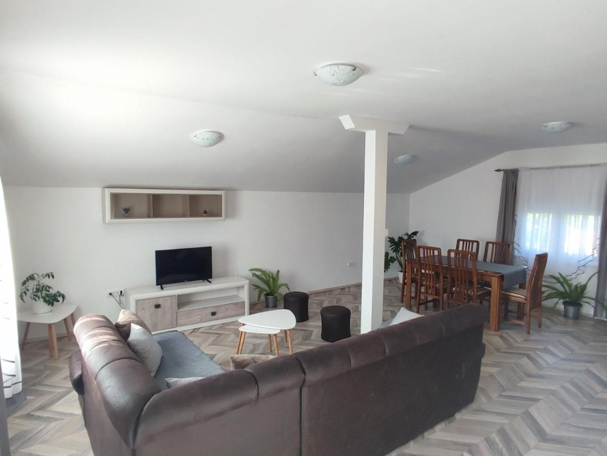 Apartman Flora Vrdnik Exterior photo