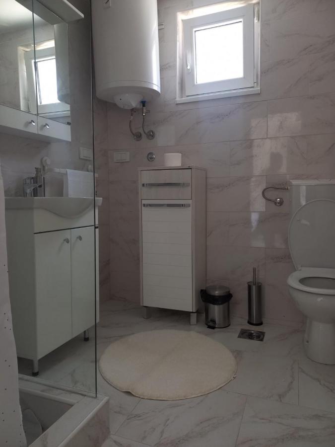Apartman Flora Vrdnik Exterior photo