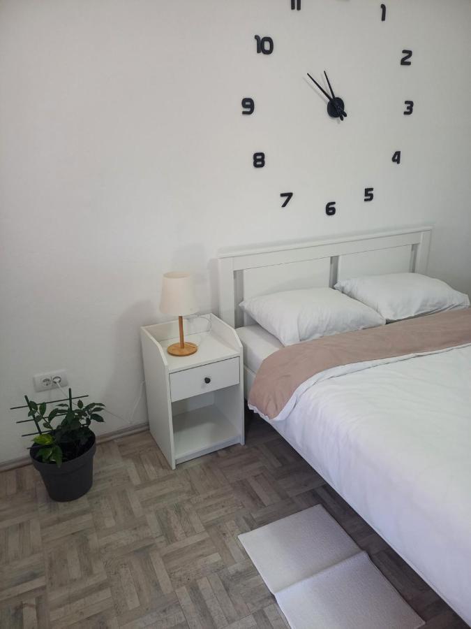 Apartman Flora Vrdnik Exterior photo